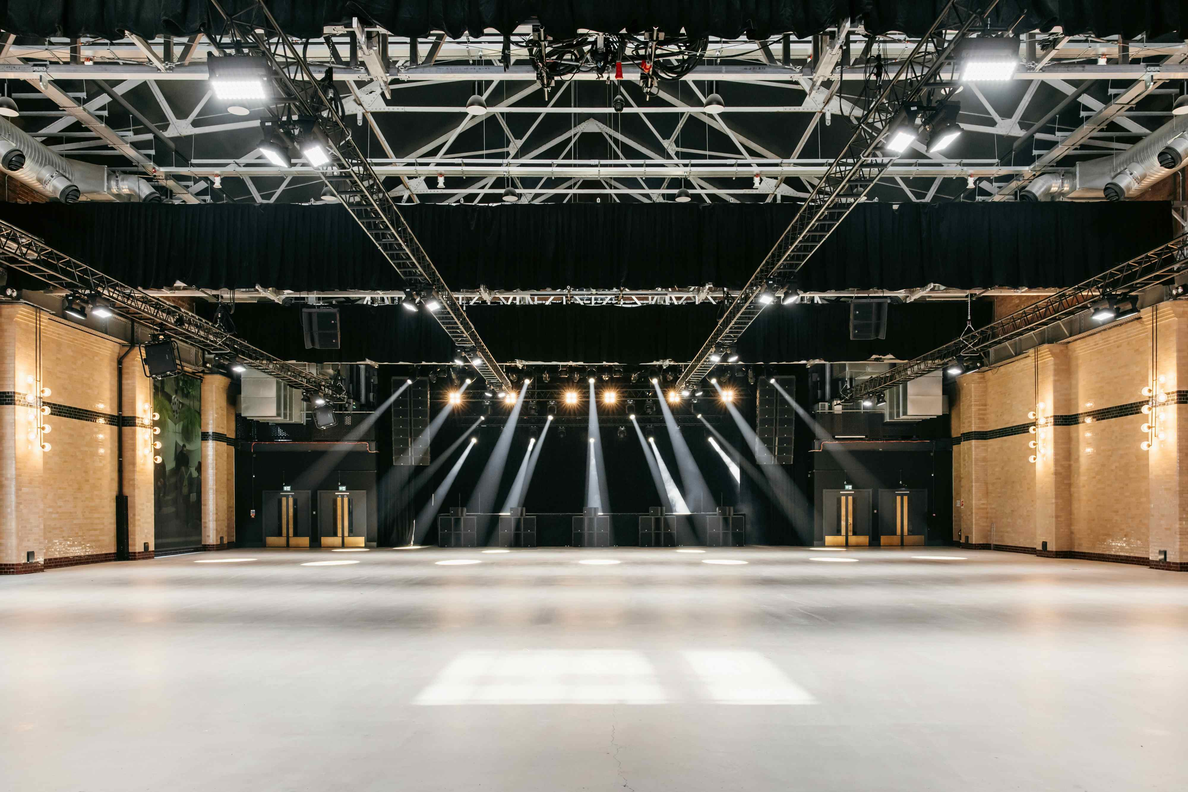 Level 1 , Exhibition White City 